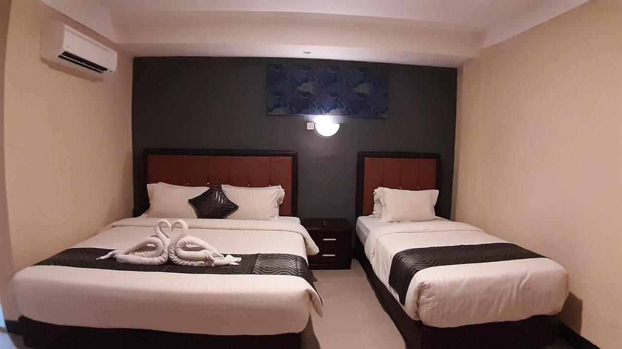 New Gentala Hotel Medan Buitenkant foto