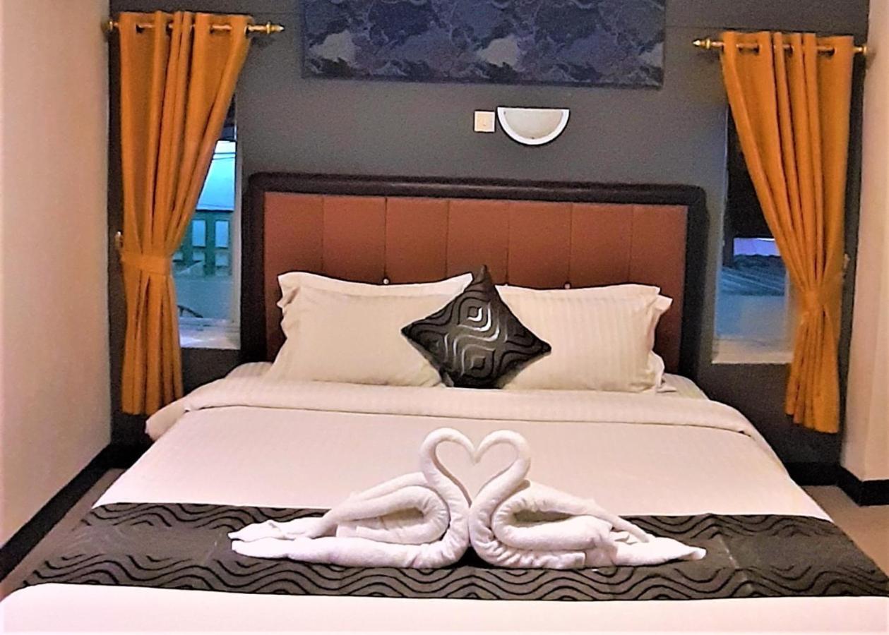 New Gentala Hotel Medan Buitenkant foto