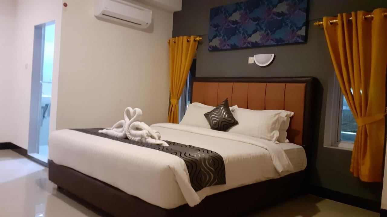 New Gentala Hotel Medan Buitenkant foto